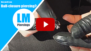 Hoe werkt een ball-closure piercing?
