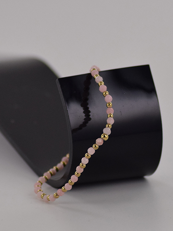 Armband met licht roze kralen