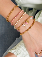 Armband met roze kralen